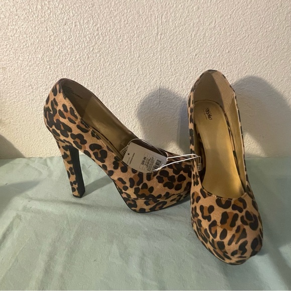 Women’s High Heels, Cheetah Print - Picture 4 of 7
